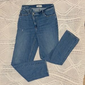 Cross Button Abercrombie High Rise 90s Straights